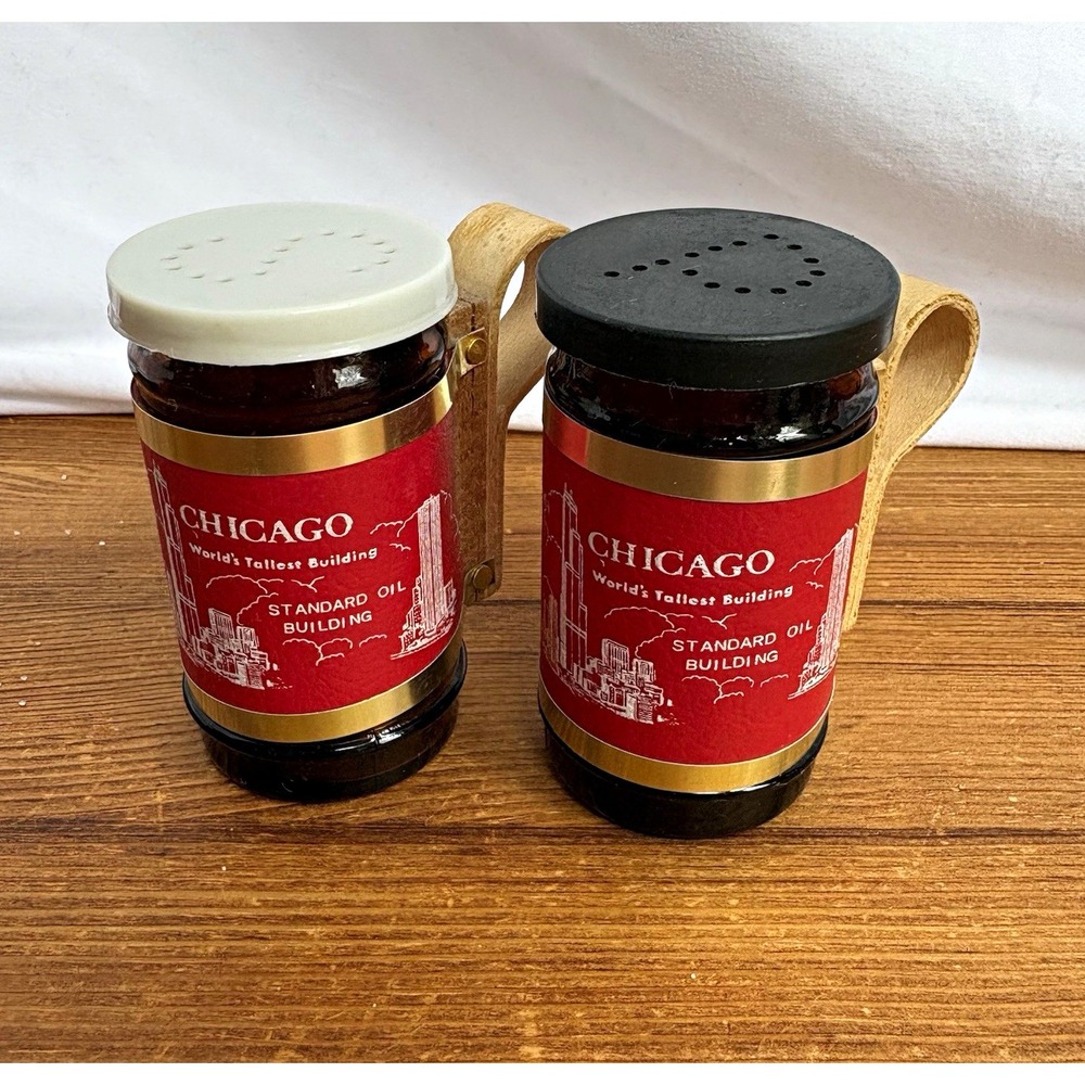 Chicago Souvenir Salt & Pepper Shakers Set Glass Jars With Lid Red Skyline 3.5"
